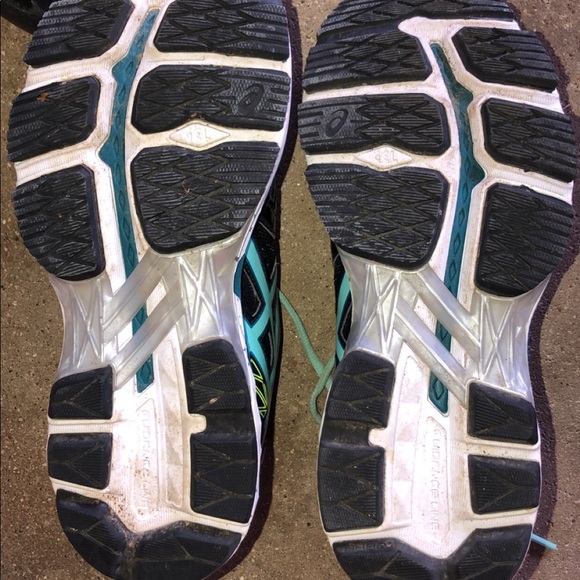 Women’s ASICS running shoes size 7.5 - Picture 3 of 6